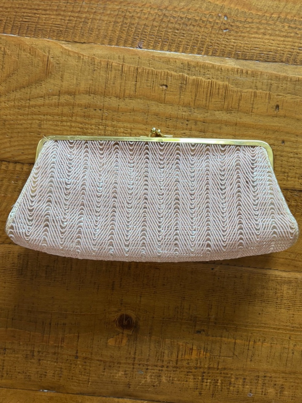 Vintage Chevron Frame Kiss-lock Clasp Clutch